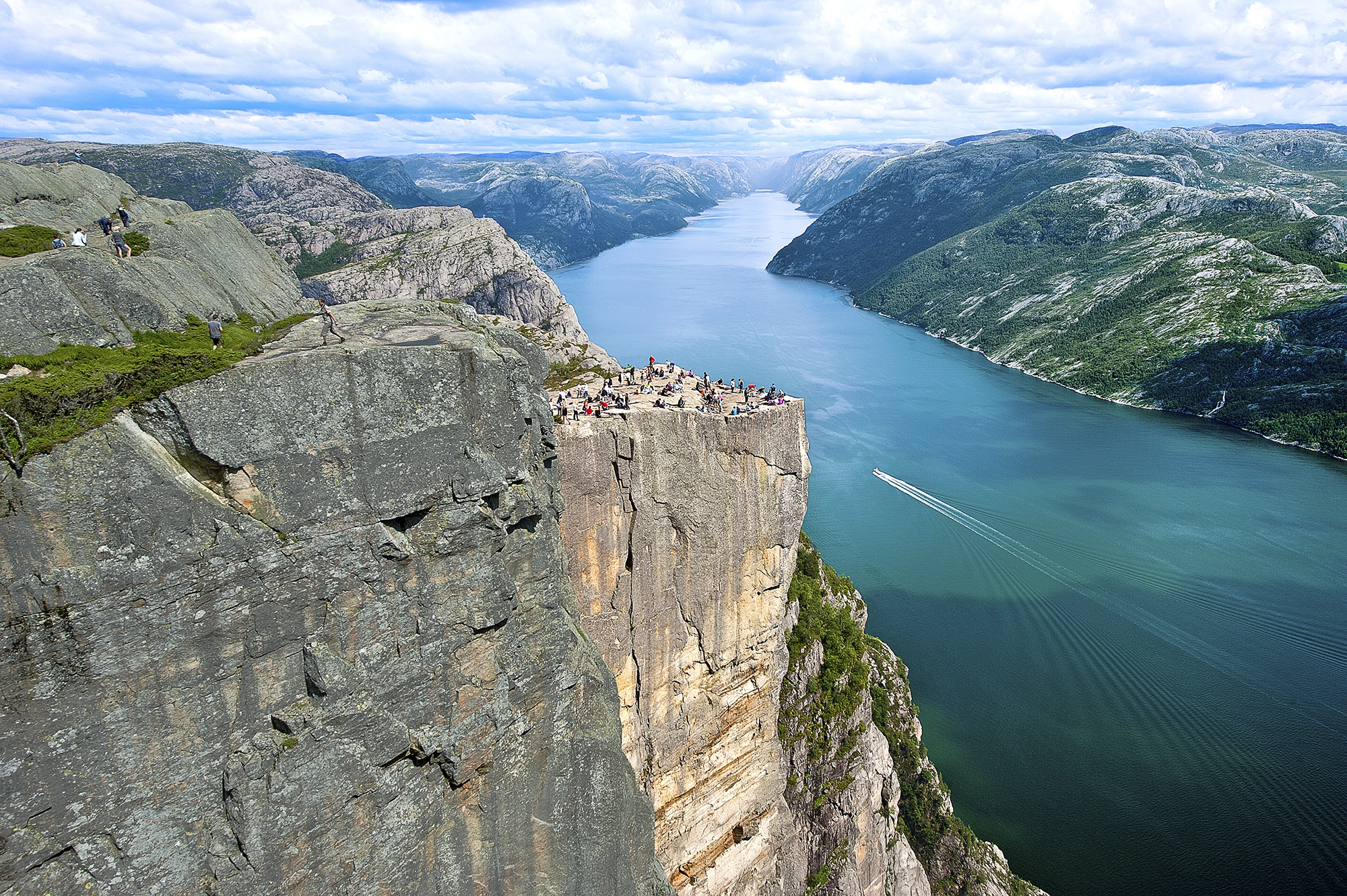 The Ultimate 7-Day Norway Itinerary 2025: Oslo, Fjords, Bergen, Lofoten and Northern Lights Adventure